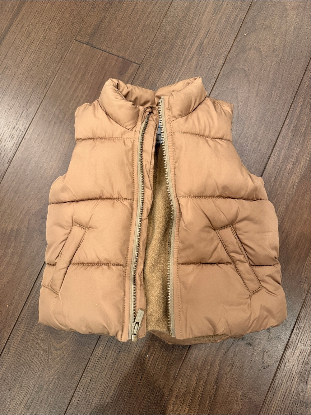 Old Navy Puffer Vest Tan - 18-24 Months - C39-141